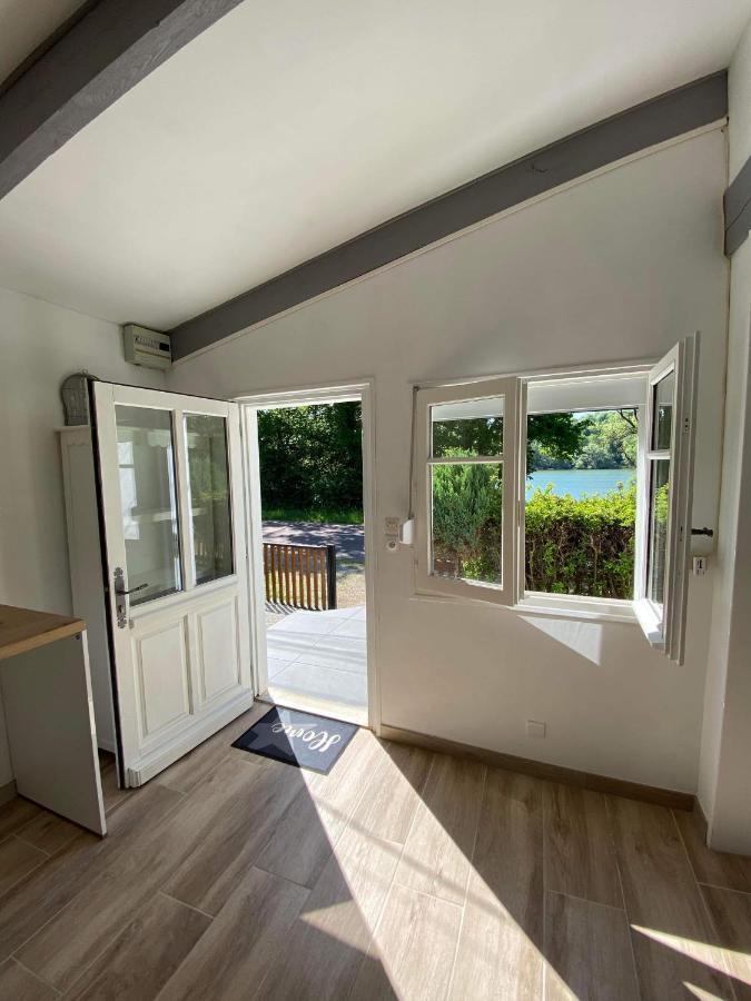 Maison Bord De Lac De Charmes Bannes  Exteriér fotografie